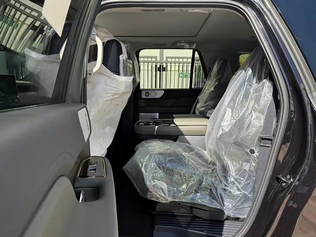 Navigator 3.5 T LWB President