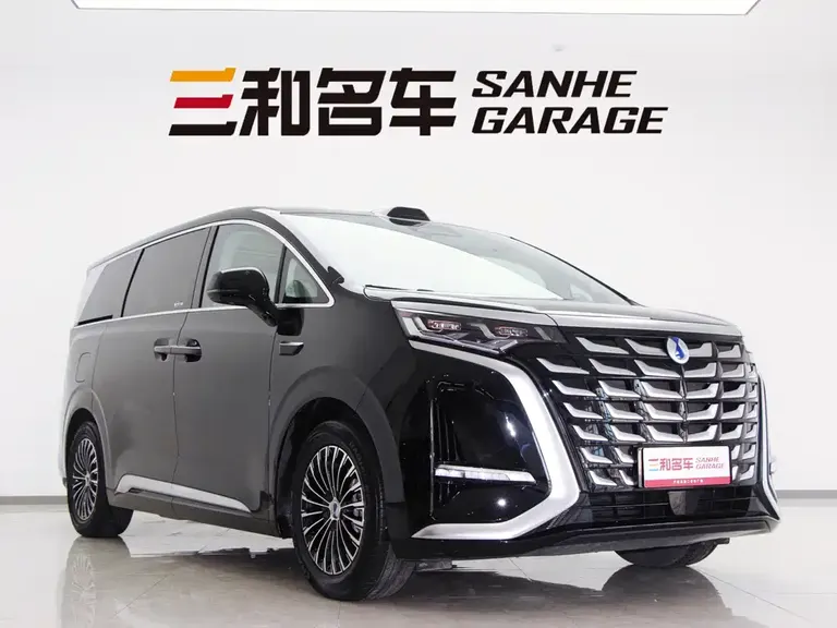 Denza D9 DM-i Smart Drive 1020 4 WD Flagship
