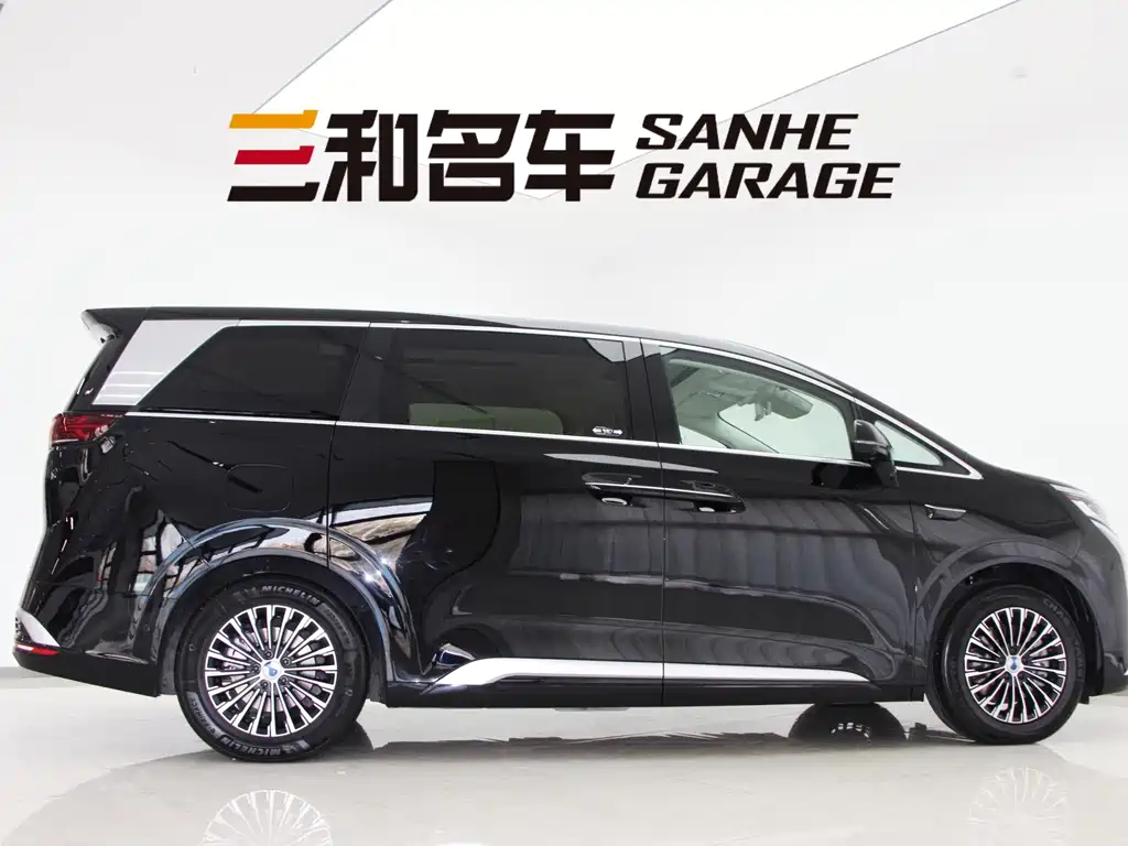 Denza D9 DM-i Smart Drive 1020 4 WD Flagship