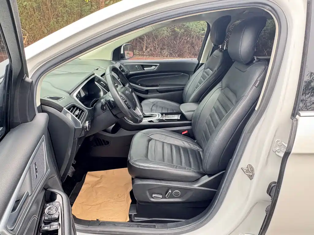 Edge EcoBoost 245 2 WD Grand Sharp 7-seat CN-V