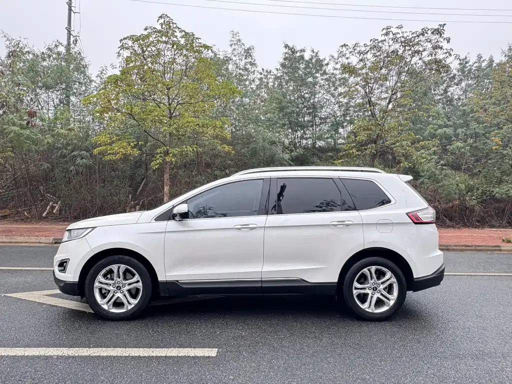 Edge EcoBoost 245 2 WD Grand Sharp 7-seat CN-V