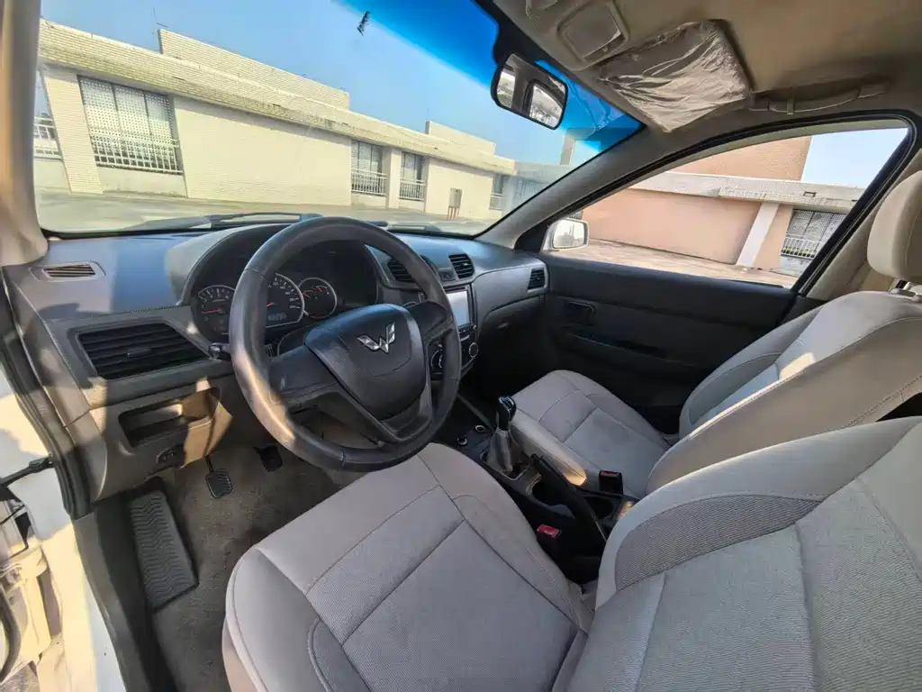 Wuling Hongguang 1.5 L S Standard