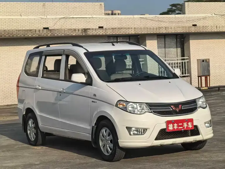 Wuling Hongguang 1.5 L S Standard