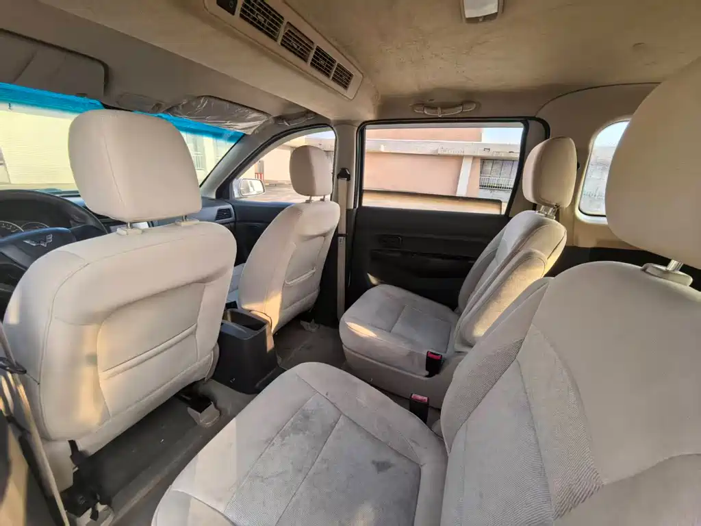 Wuling Hongguang 1.5 L S Standard