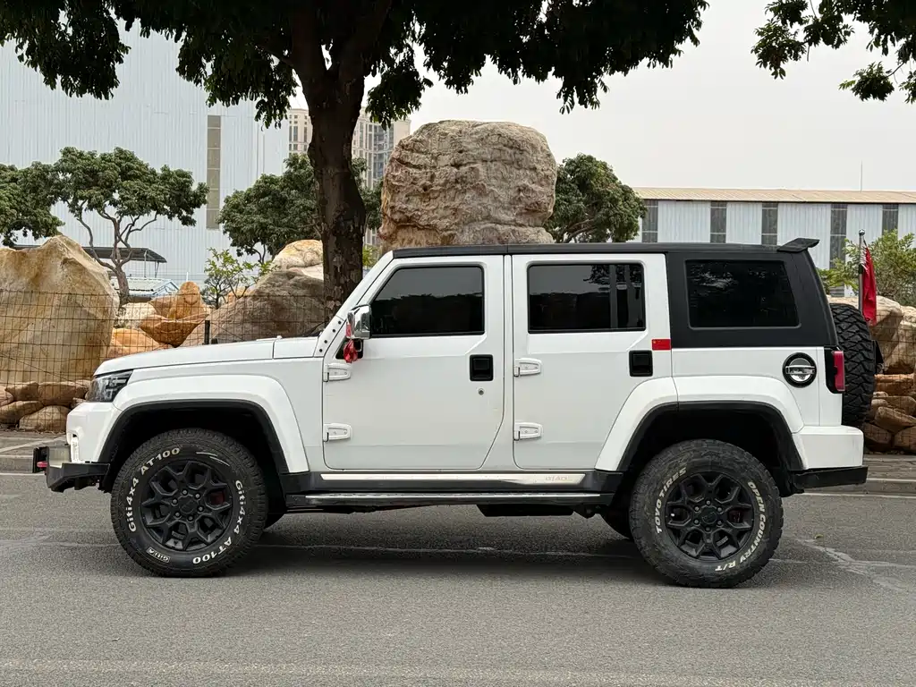 BAIC BJ40 2.0 D Auto 4 WD Blade Hero Swordsman