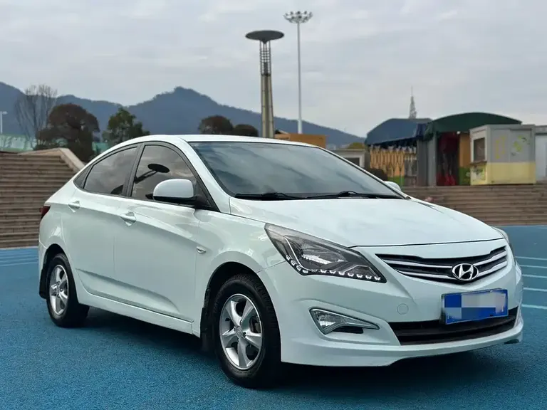 Hyundai Accent 1.4 L Auto Intelligent GLS