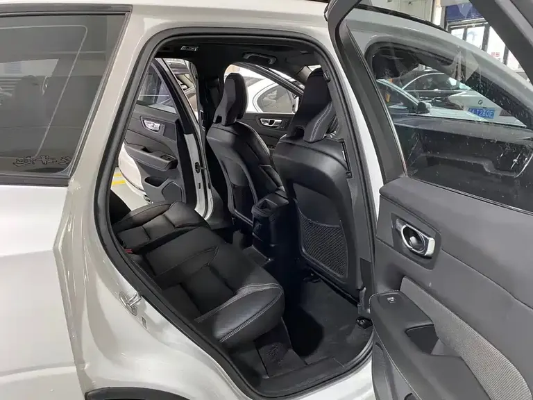 Volvo XC60 PHEV T8 E Drive Hybrid Smart Vision Sport