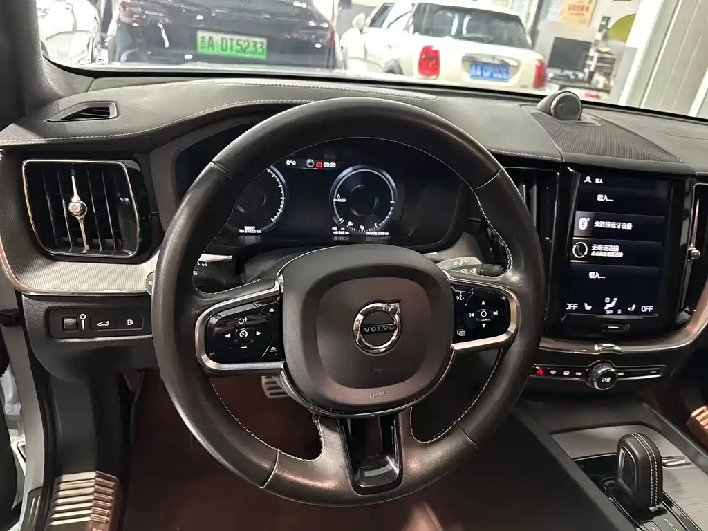 Volvo XC60 PHEV T8 E Drive Hybrid Smart Vision Sport