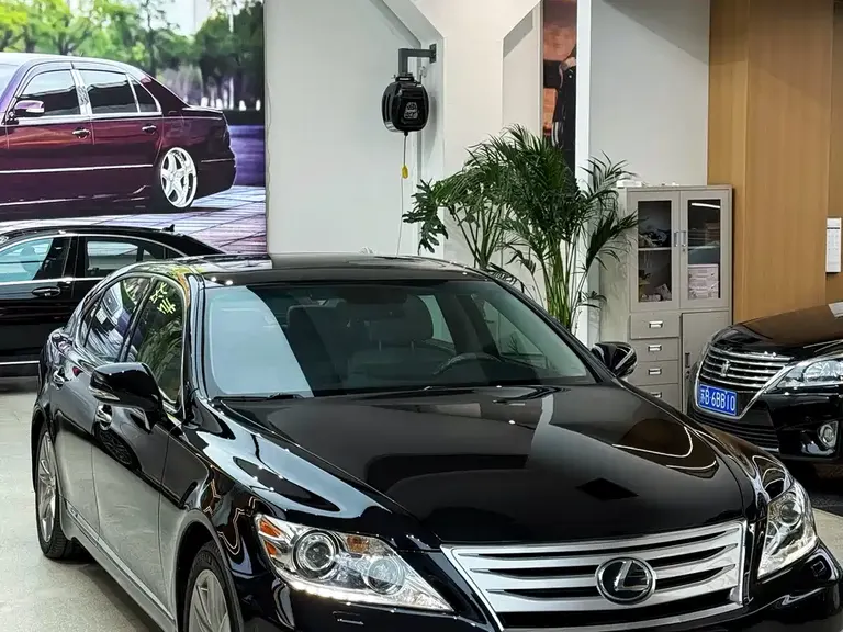 Lexus LS 600 hL