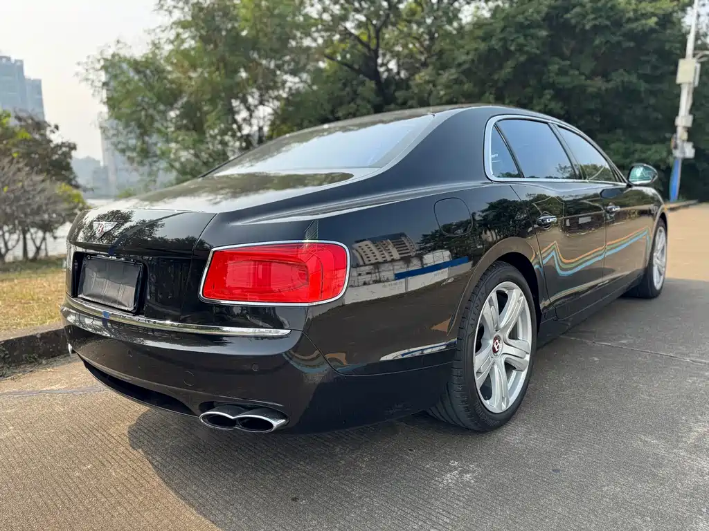 Flying Spur 4.0 T V8 Standard