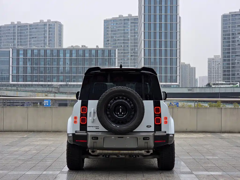 Land Rover Defender Facelift 110 3.0 T P400 X-DYNAMIC HSE