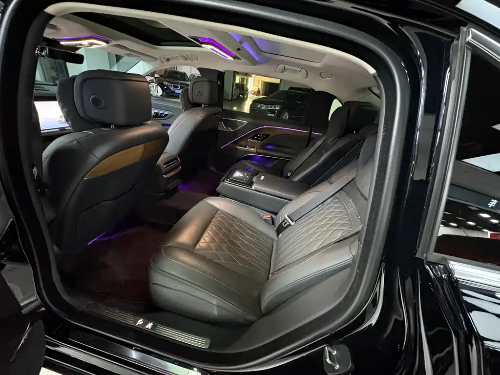 Hongqi Jinkuihua Guoya 3.0 T V6