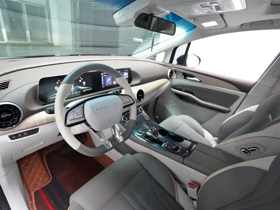 Fengxing Yacht 1.5 T DCT