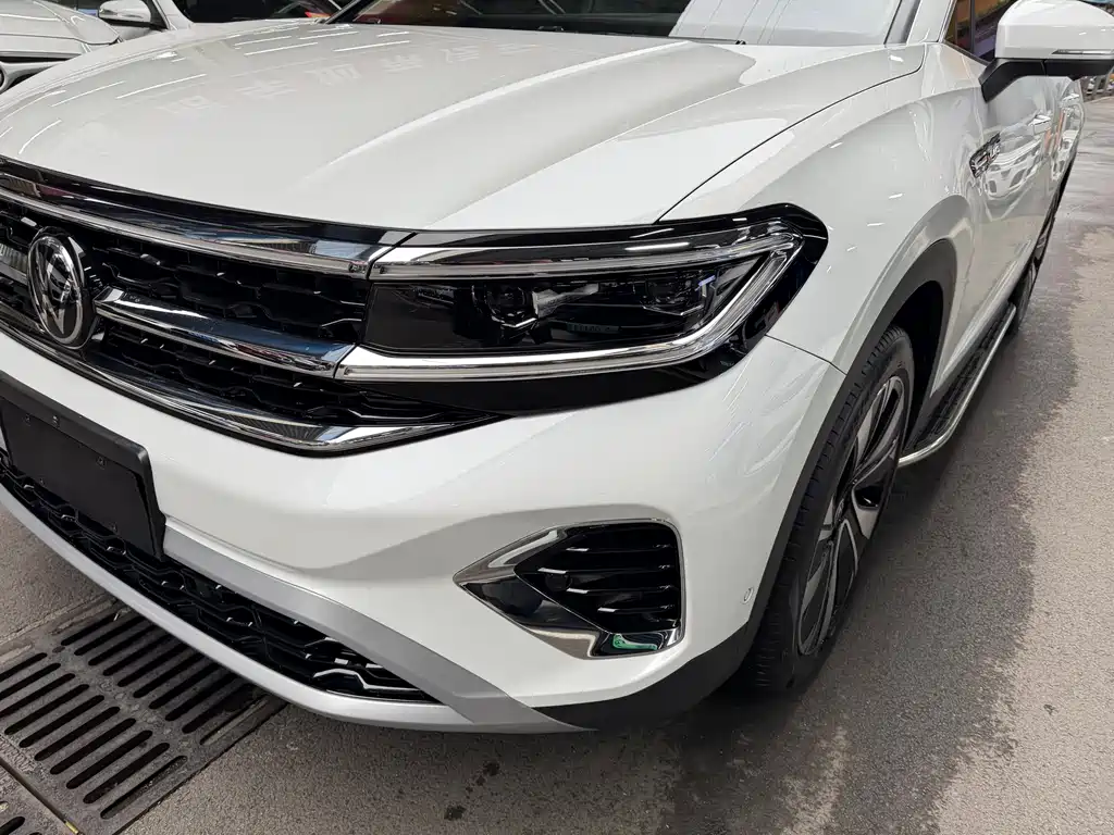 Talagon 380 TSI 4 WD Flagship Victory Realm 6-seat