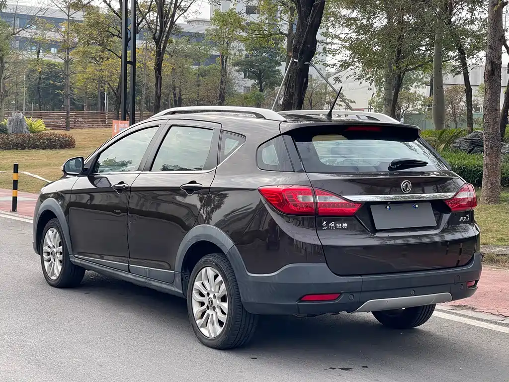 Dongfeng Fengshen AX3 1.5 L Auto Scirocco