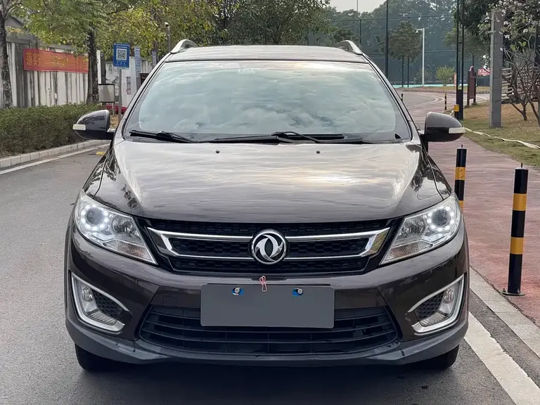 Dongfeng Fengshen AX3 1.5 L Auto Scirocco