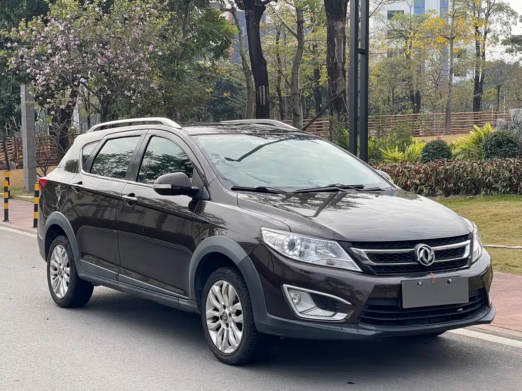 Dongfeng Fengshen AX3 1.5 L Auto Scirocco