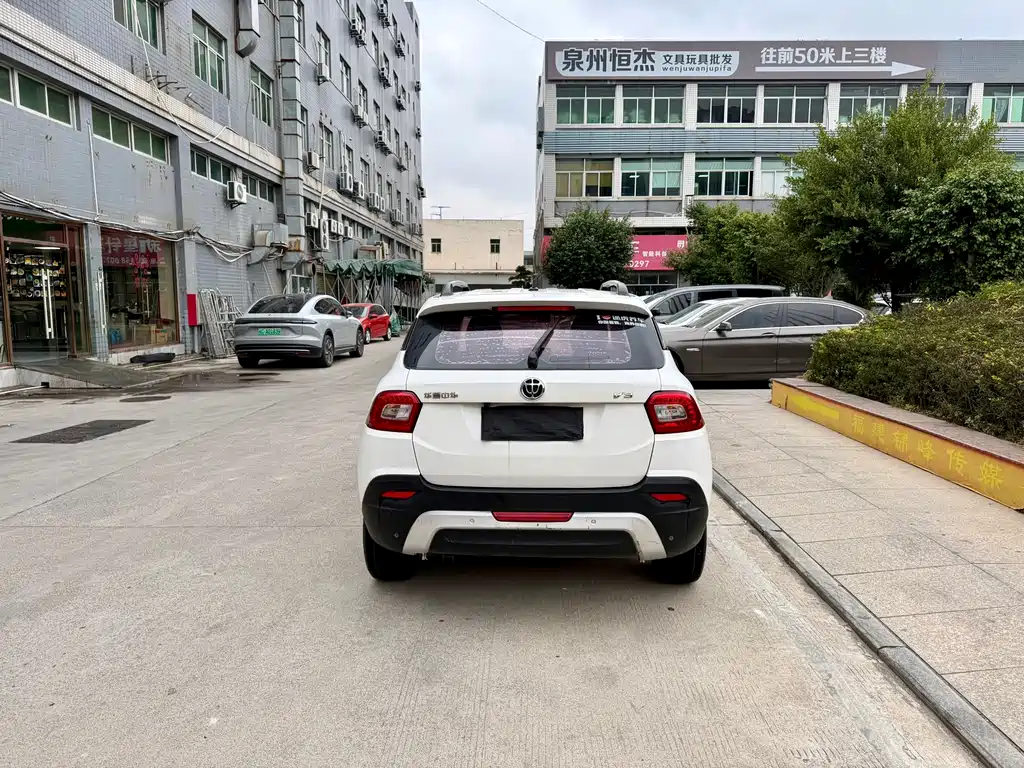 Brilliance V3 中华V3 2016款 1.5 L 手动智能型