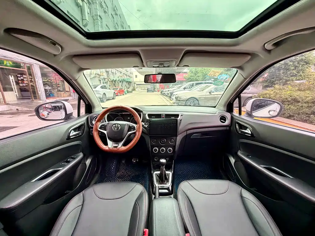 Brilliance V3 中华V3 2016款 1.5 L 手动智能型