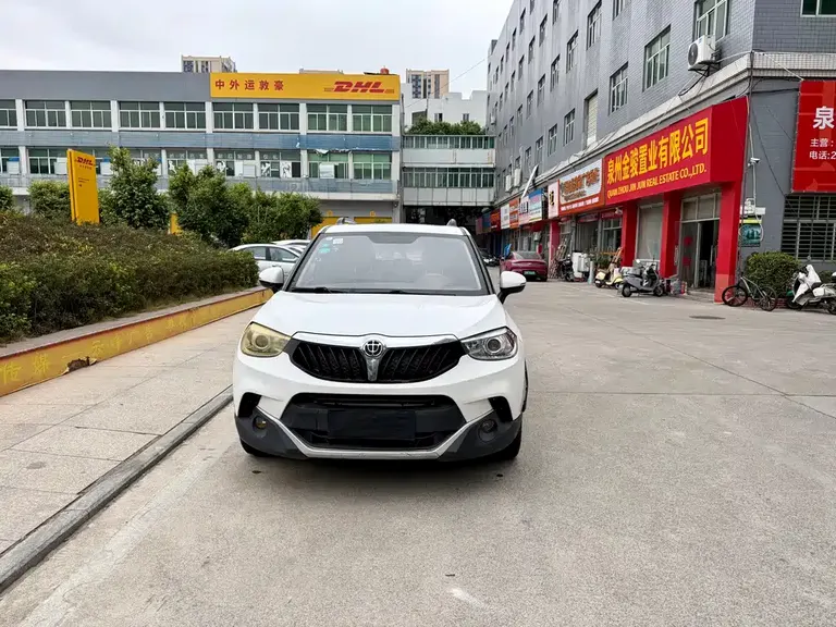 Brilliance V3 中华V3 2016款 1.5 L 手动智能型