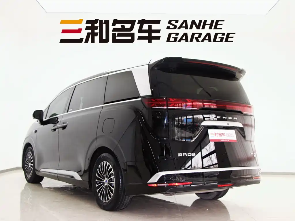 Denza D9 DM-i Smart Drive 1020 4 WD Flagship