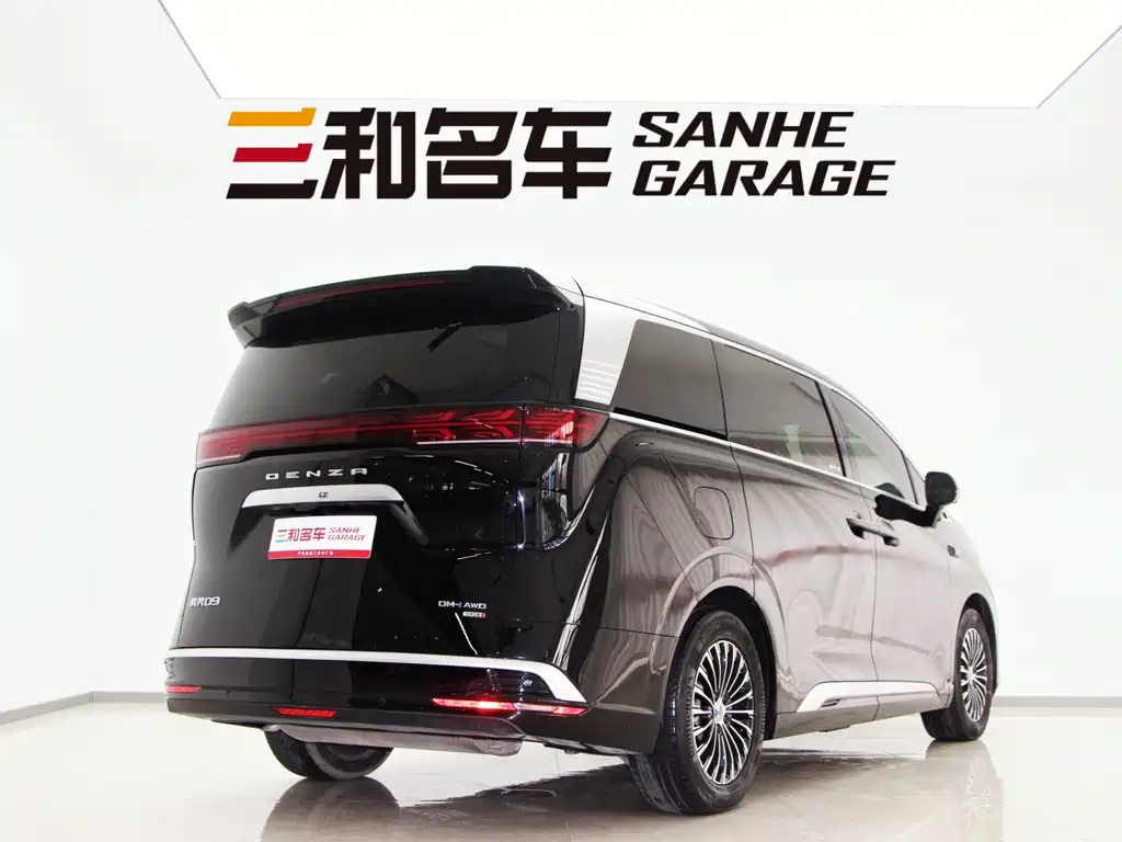 Denza D9 DM-i Smart Drive 1020 4 WD Flagship