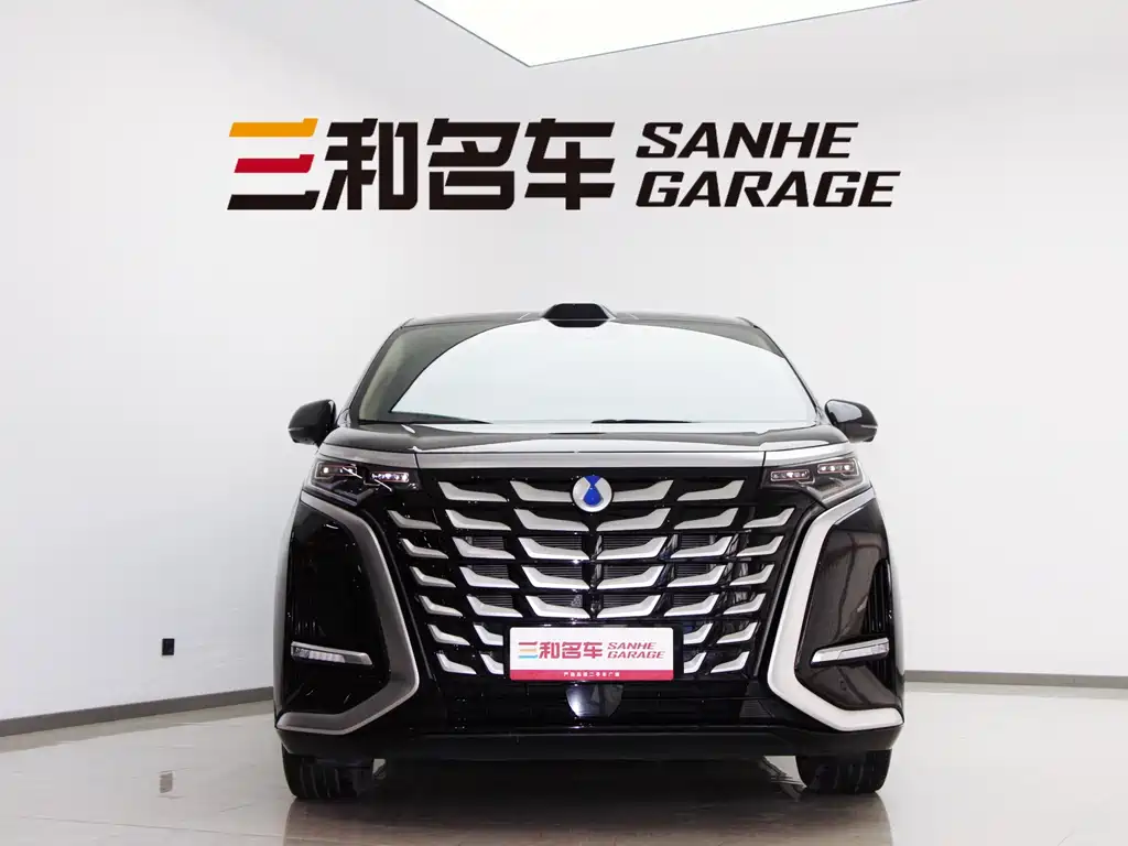 Denza D9 DM-i Smart Drive 1020 4 WD Flagship