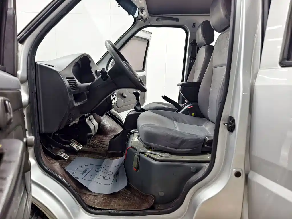 Wuling Rongguang Mini Truck 1.5 L Basic Double Cab L3 C