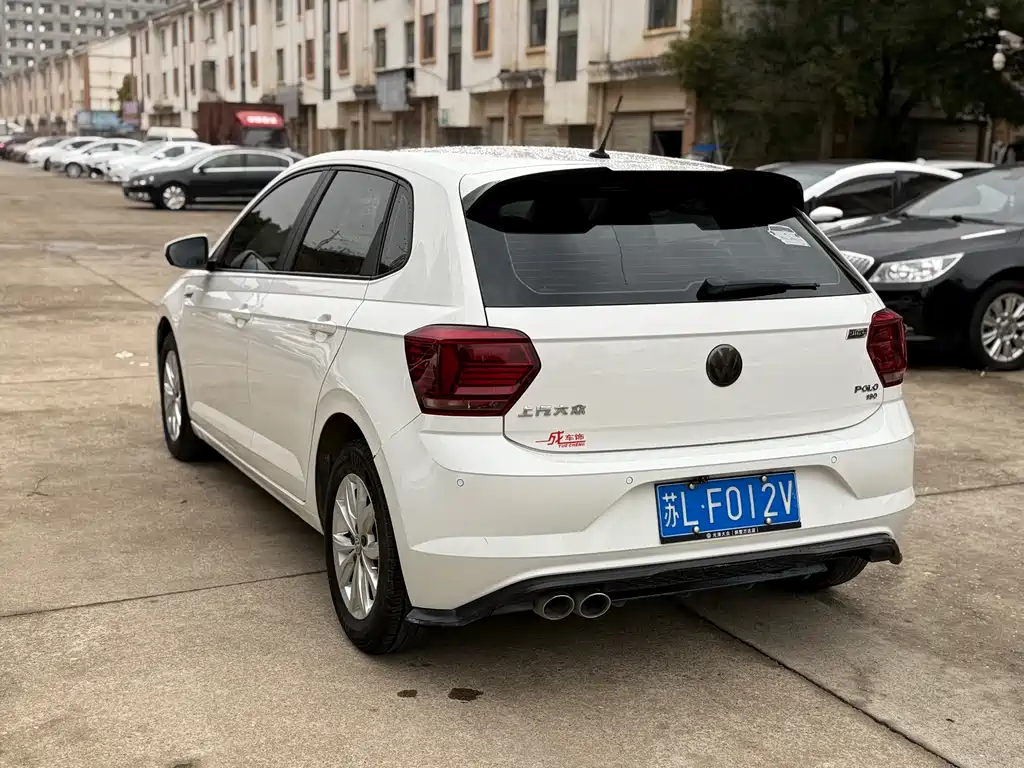 Polo Plus 1.5 L Auto Colorful Tech