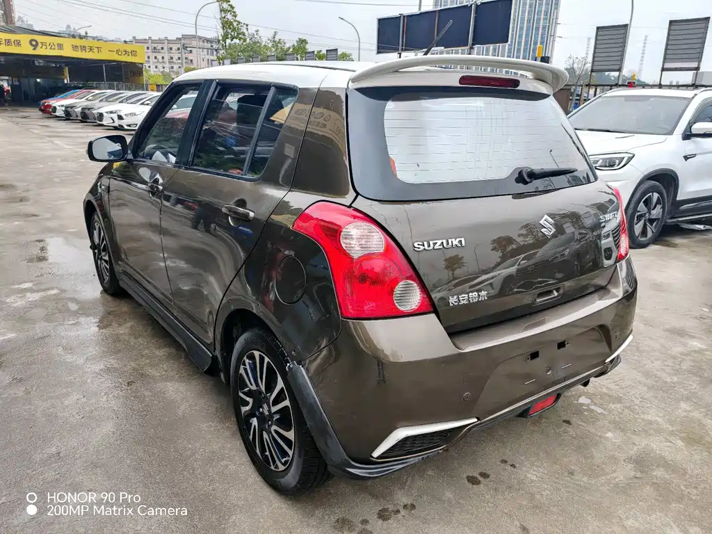 Swift 1.5 L Manual Fashion