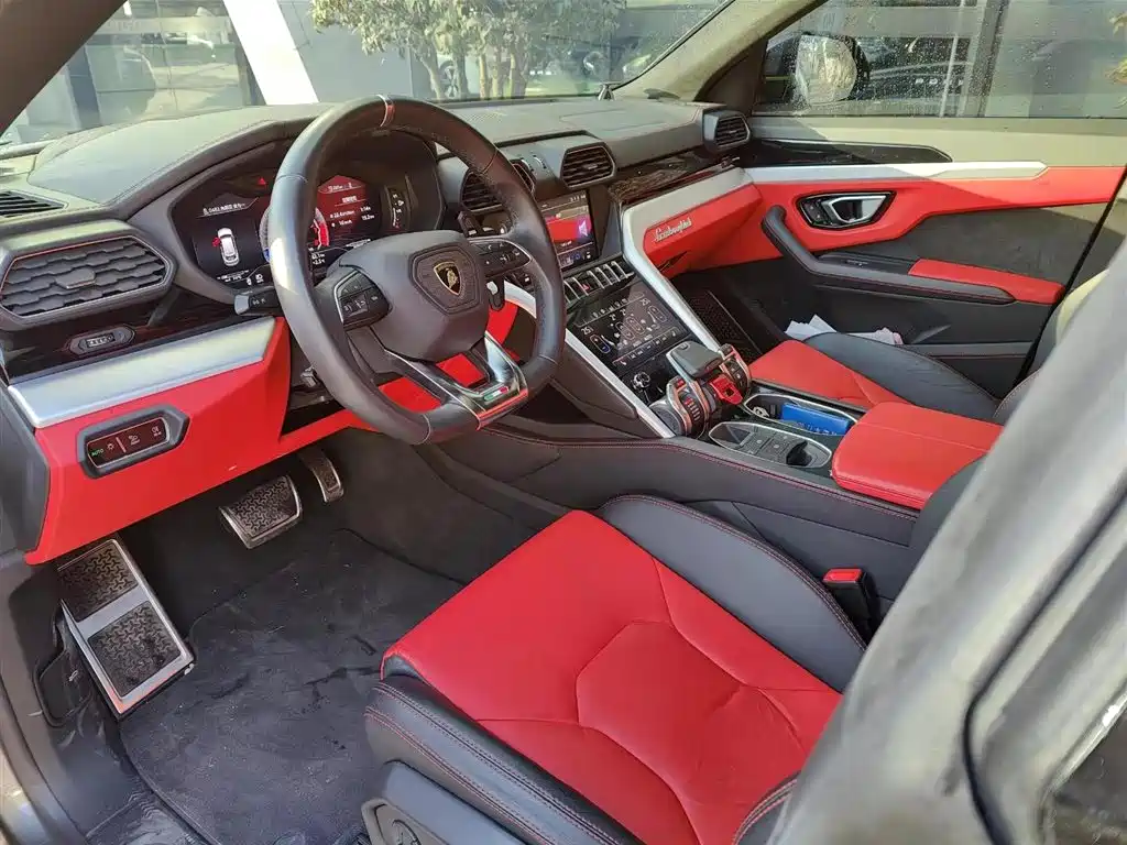 Urus 4.0 T V8