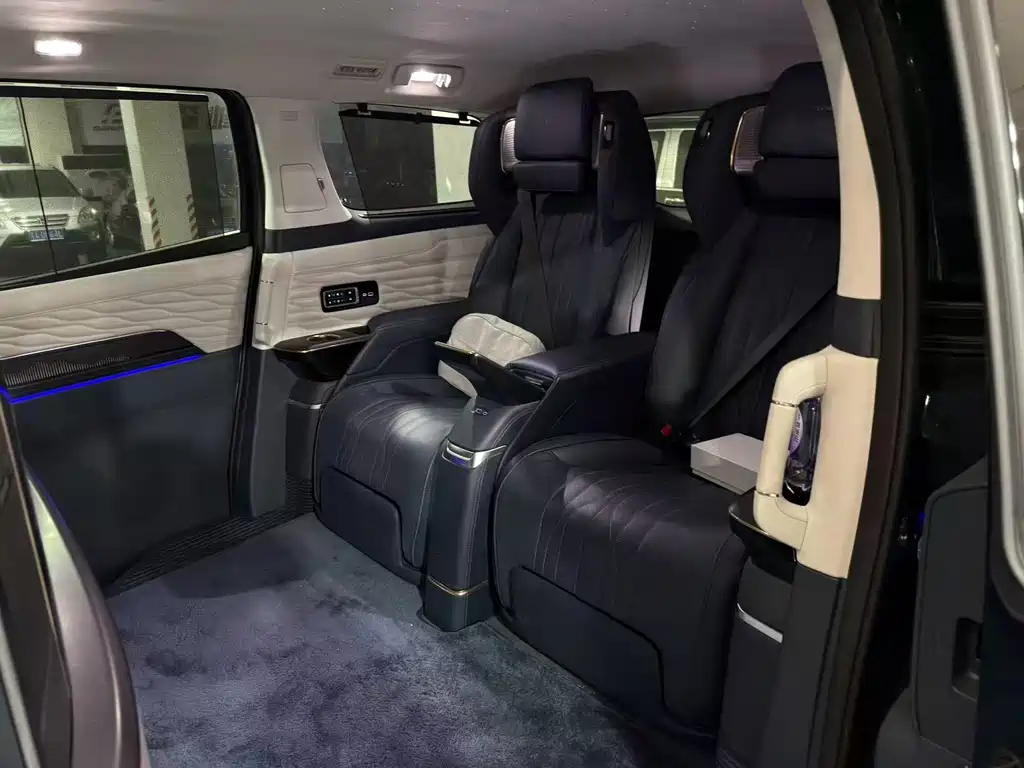 Century 2.0 T 4-seat Private