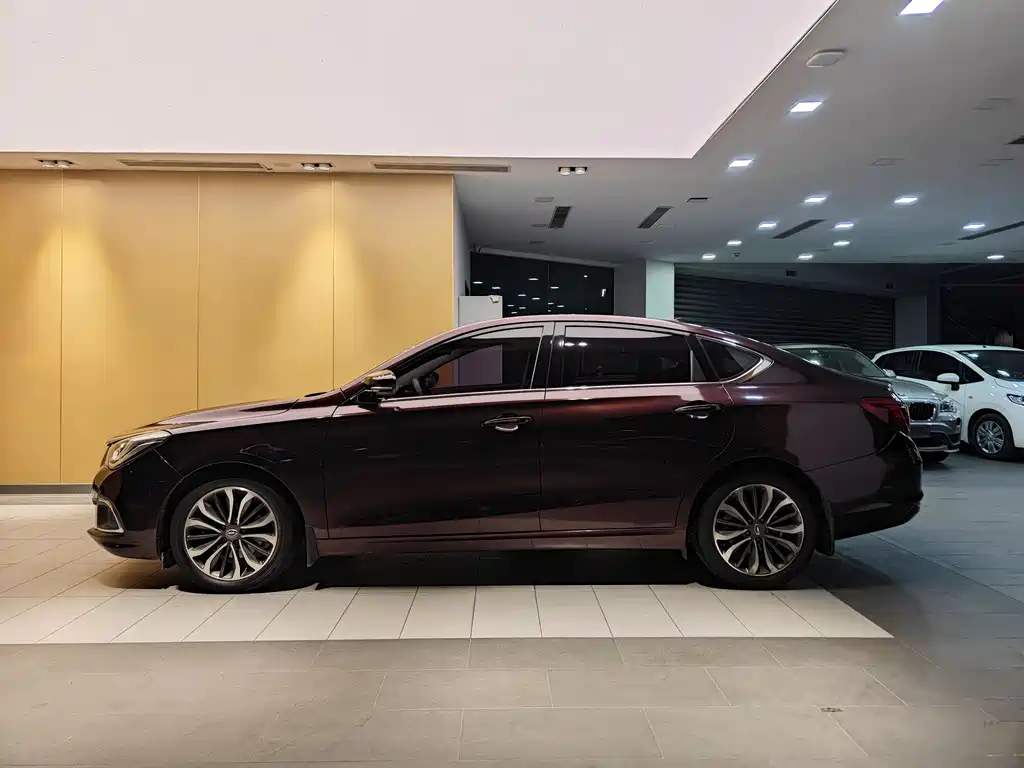 Trumpchi GA6 235 T DCT Luxury