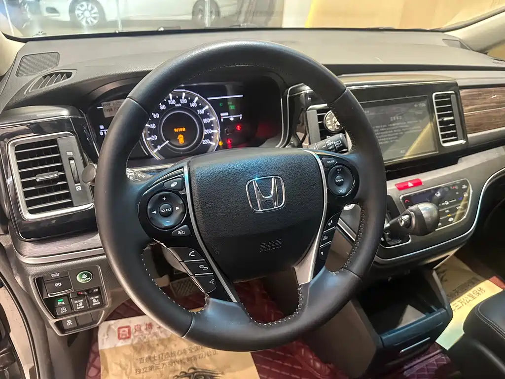 Elysion 2.4 L Luxury