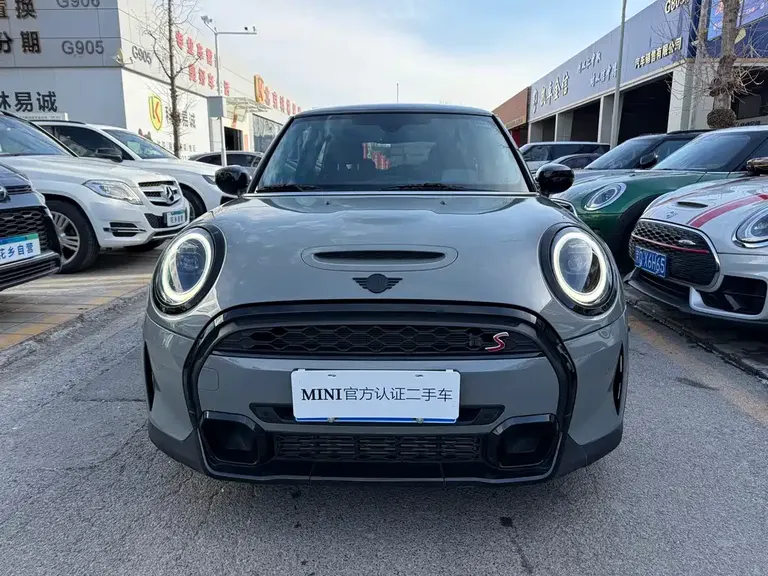 MINI Facelift 2.0 T COOPER S Artist