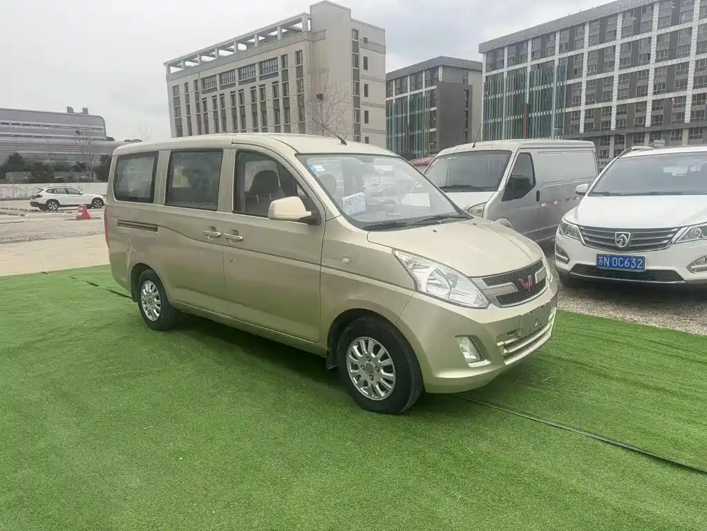Wuling Rongguang V 1.5 L Standard