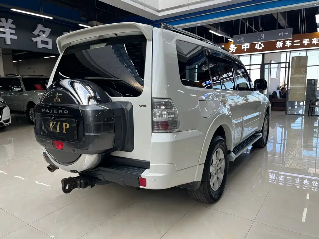 Pajero (Import) 3.0 L Auto Standard CN-V