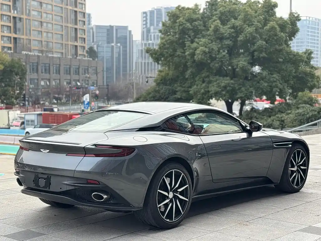 Aston Martin DB11 4.0 T V8 Coupe