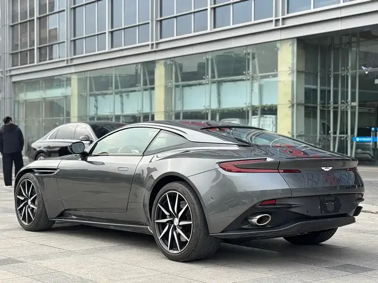 Aston Martin DB11 4.0 T V8 Coupe