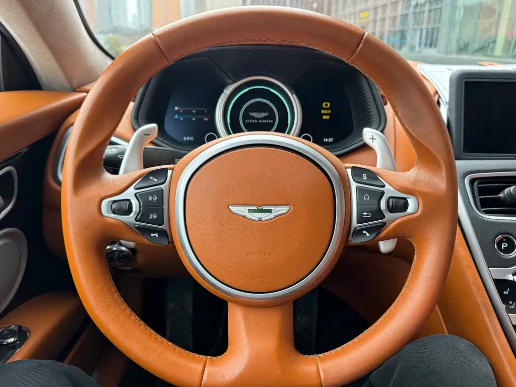 Aston Martin DB11 4.0 T V8 Coupe