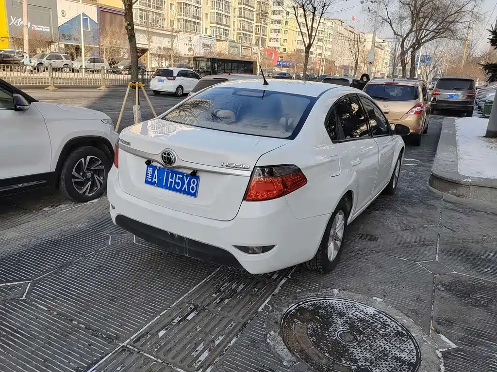 Brilliance H330 中华H330 2013款 1.5 L 手动舒适型