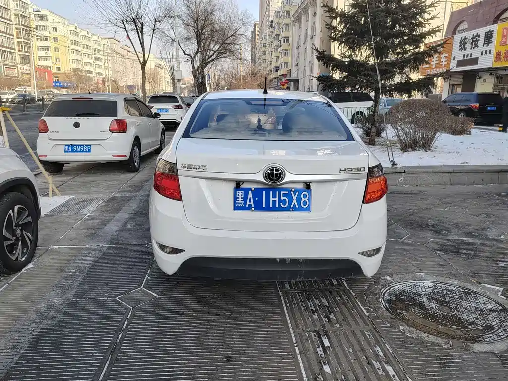 Brilliance H330 中华H330 2013款 1.5 L 手动舒适型