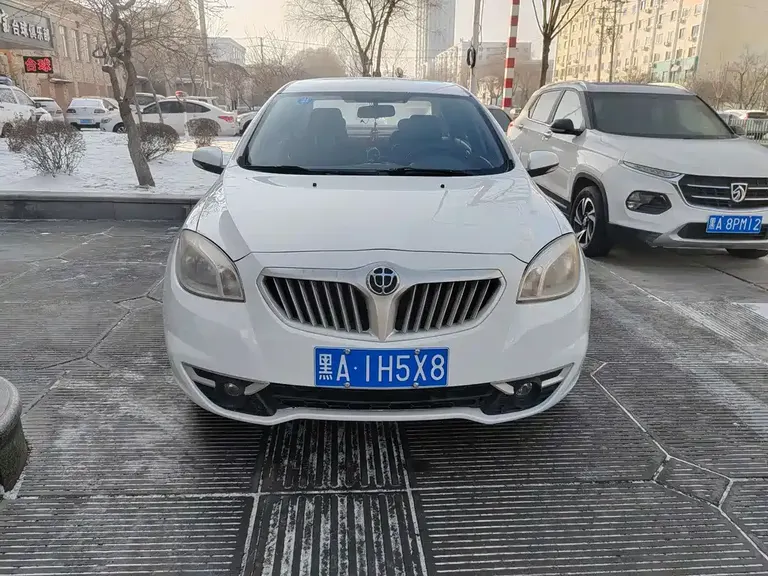Brilliance H330 中华H330 2013款 1.5 L 手动舒适型