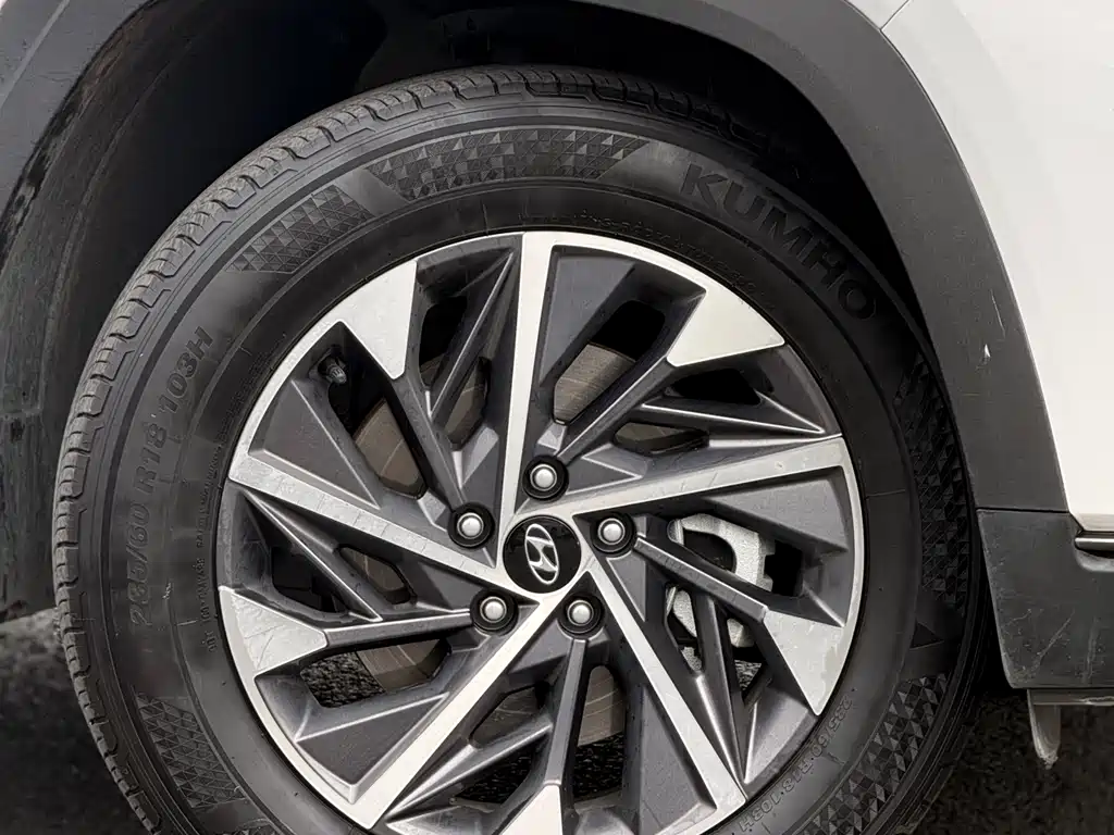 Tucson 途胜 2022款 途胜L 2.0 L 混动·尊贵版