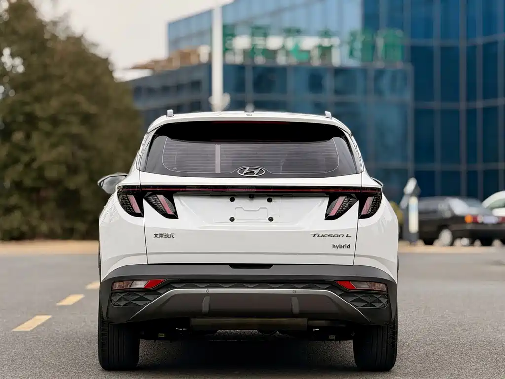 Tucson 途胜 2022款 途胜L 2.0 L 混动·尊贵版