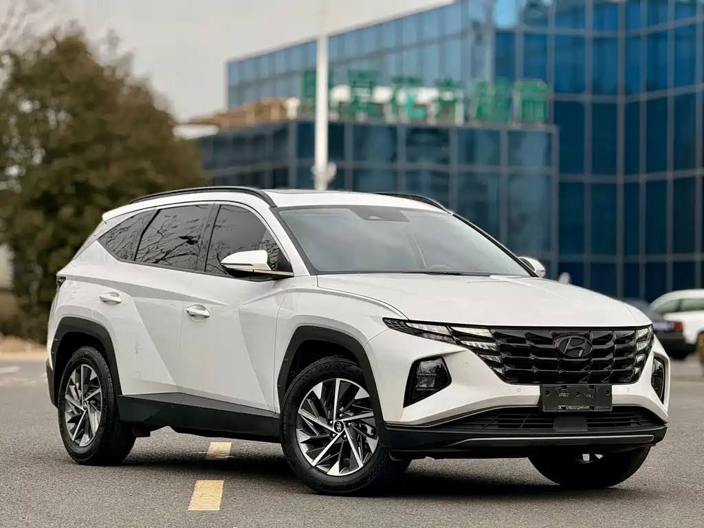 Tucson 途胜 2022款 途胜L 2.0 L 混动·尊贵版