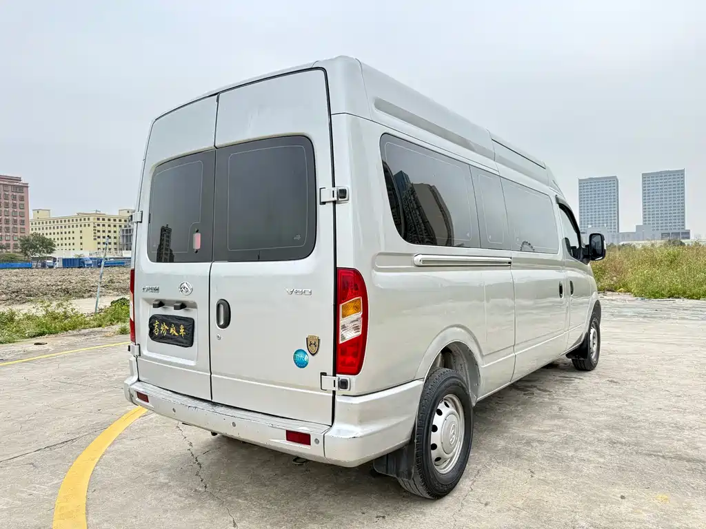 Xintu V80 2.0 T Manual Classic Aoyuntong LWB Mid Roof 6 7 8 9-seat