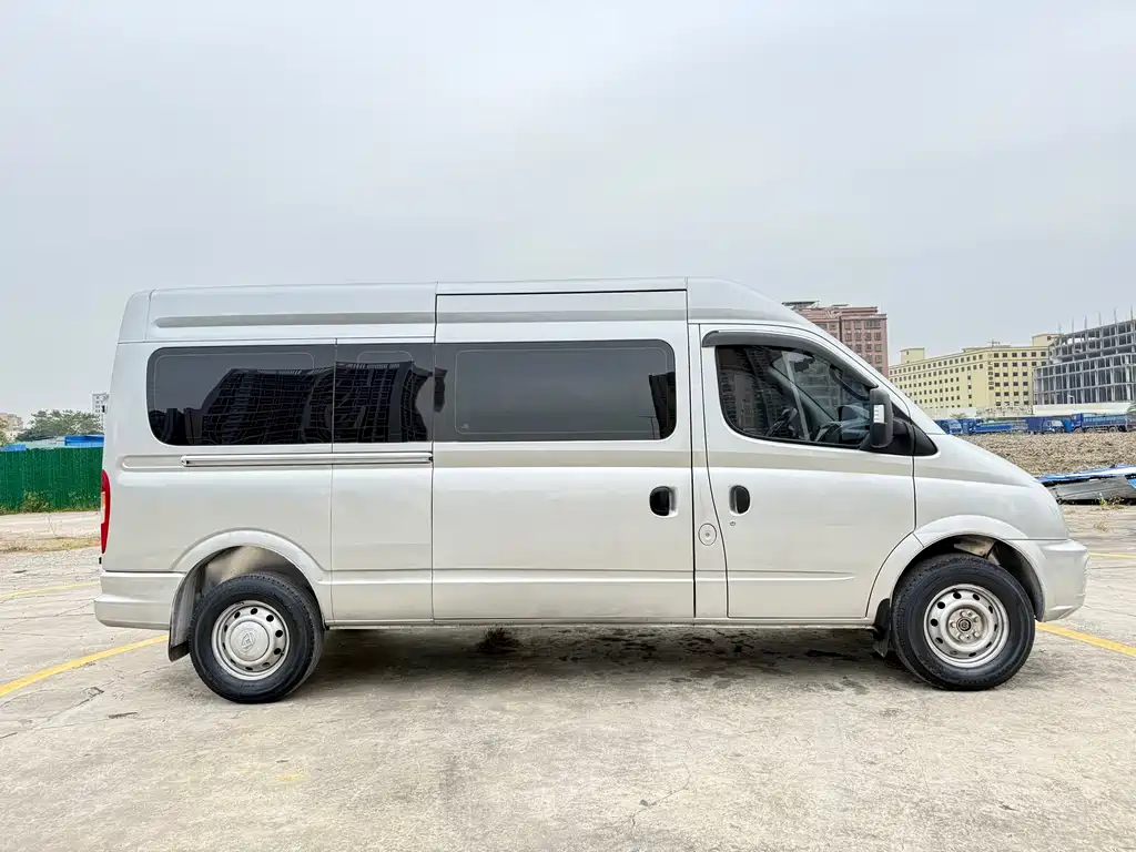 Xintu V80 2.0 T Manual Classic Aoyuntong LWB Mid Roof 6 7 8 9-seat