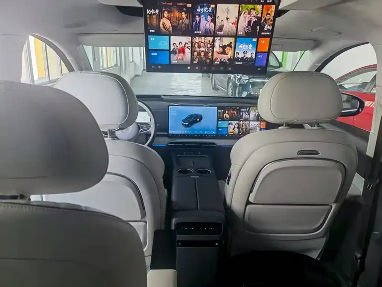 Voyah Dreamer PHEV 4 WD Flagship Qiankun