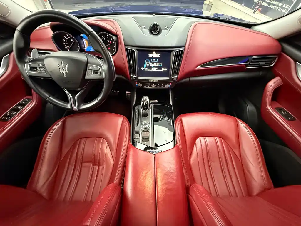 Levante 3.0 T Standard